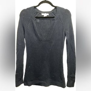 Navy v neck Banana Republic knit sweater